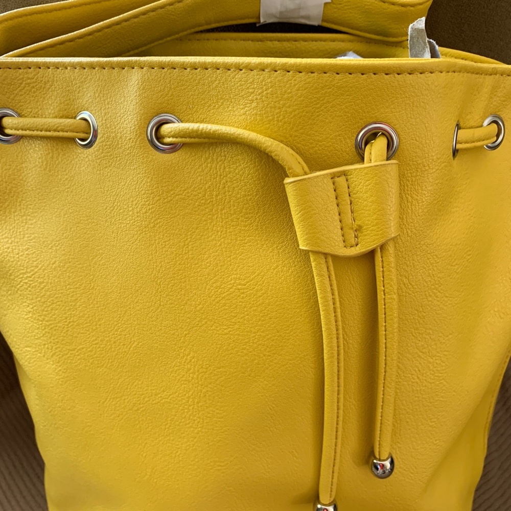 Handbag - Picture 6 of 8